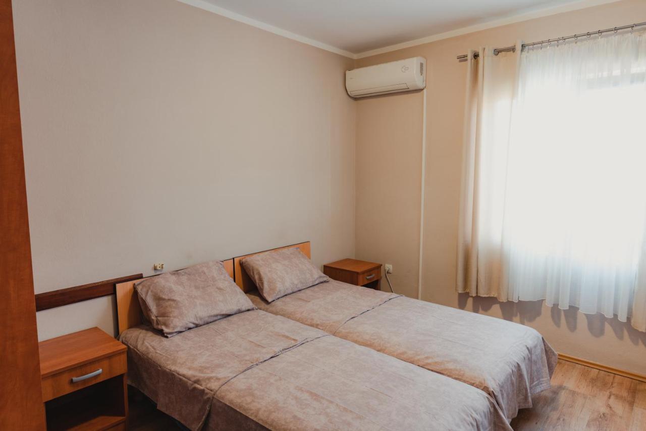 Apartments Djukic Tivat Exterior foto