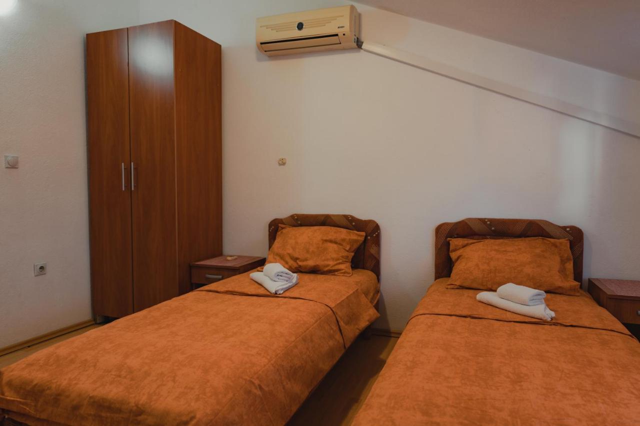 Apartments Djukic Tivat Exterior foto