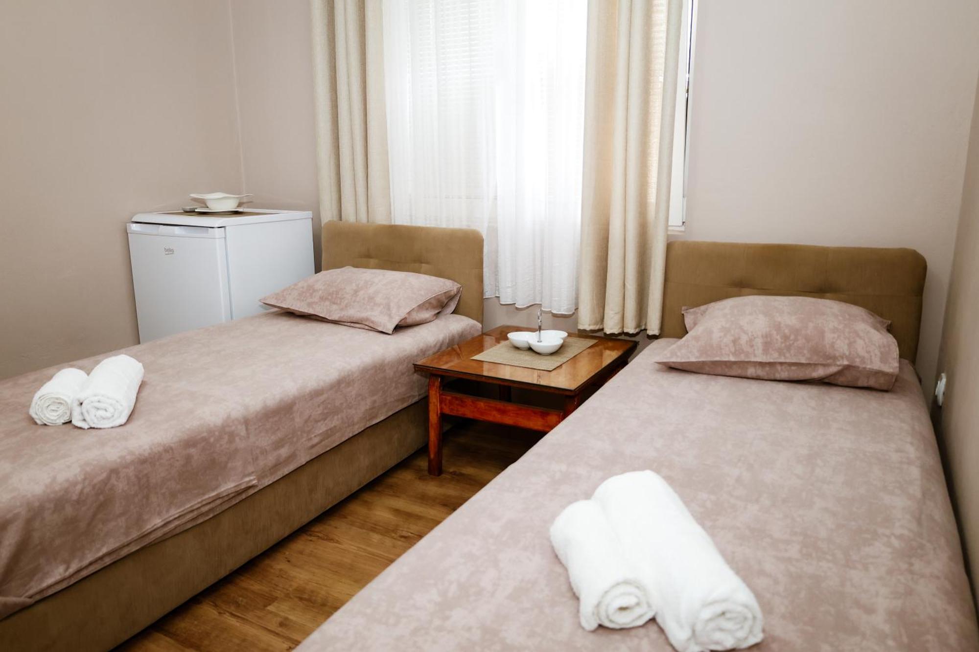 Apartments Djukic Tivat Exterior foto